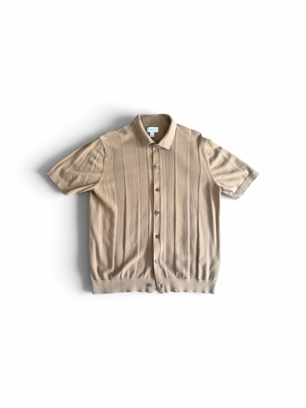 RW&CO. Men's Short-Sleeve Button-Down Shirt - Beige. Men’s Large